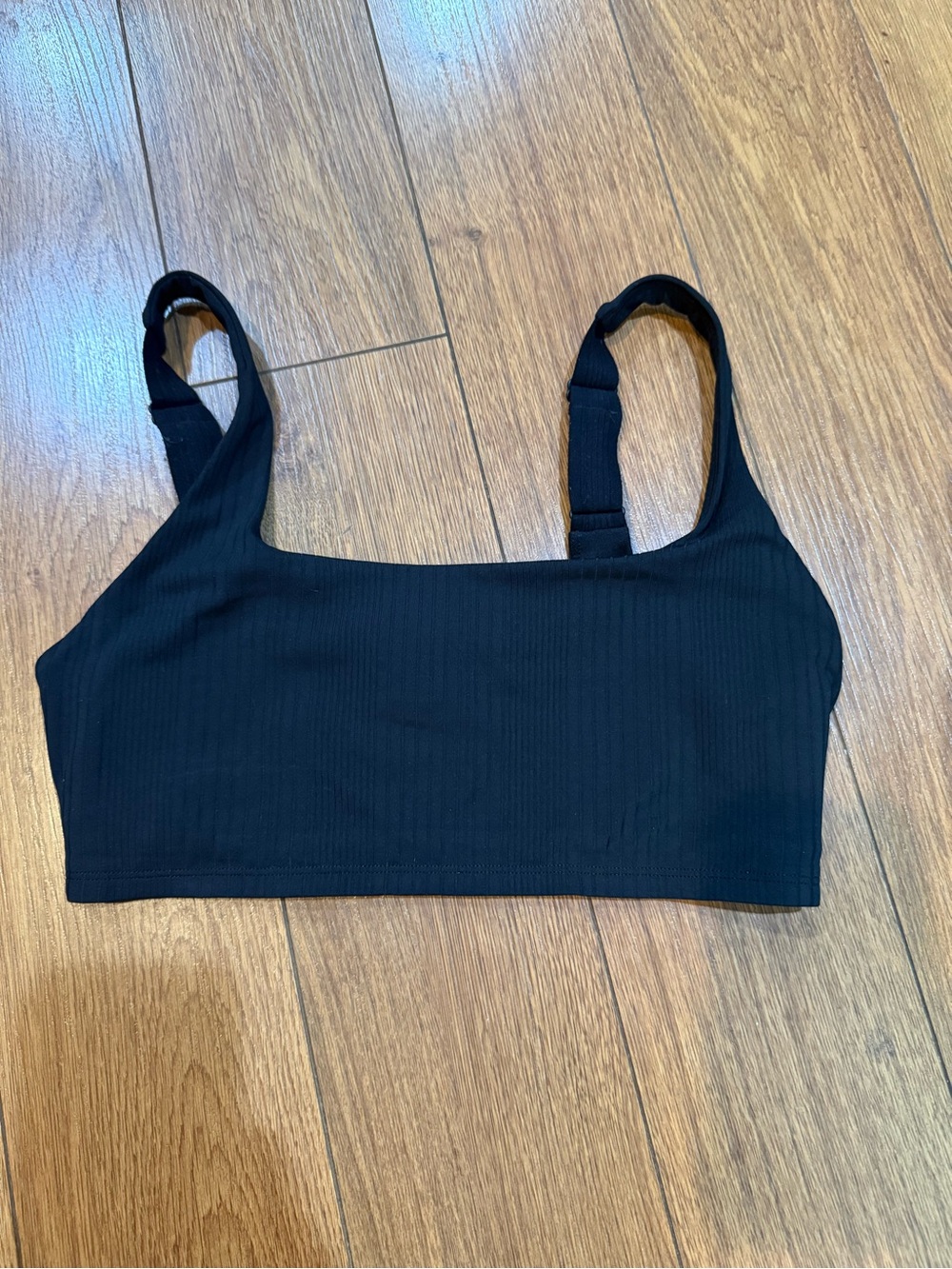 ALO Ribbed Scoop Neck Bra in Black